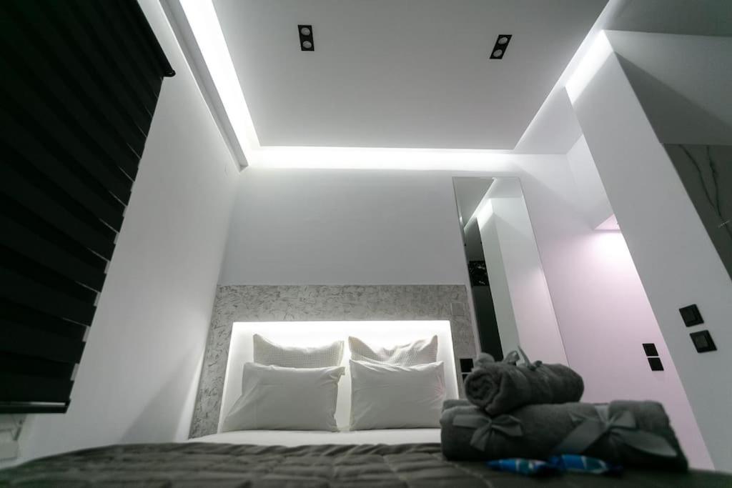 μarble Suite. 40sqm Center. Gas Heating. Private Entrance.secured24h *