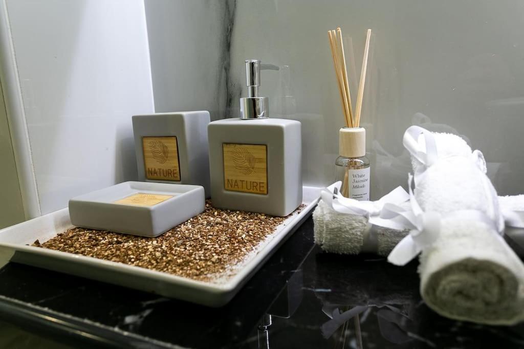 μarble Suite. 40sqm Center. Gas Heating. Private Entrance.secured24h