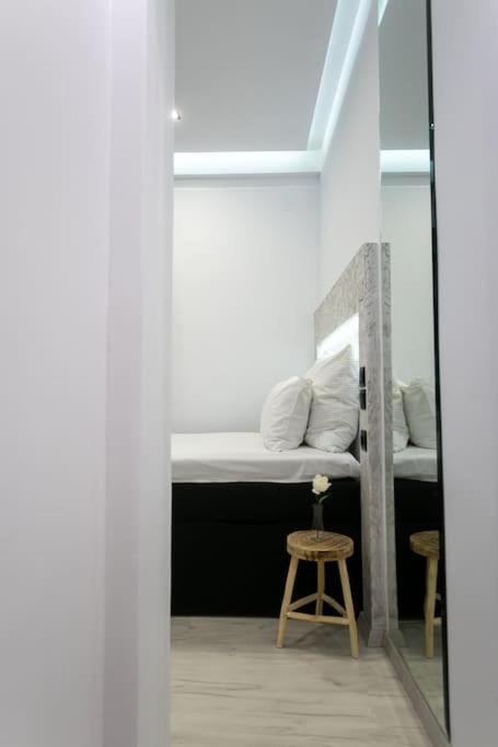 μarble Suite. 40sqm Center. Gas Heating. Private Entrance.secured24h Apartment