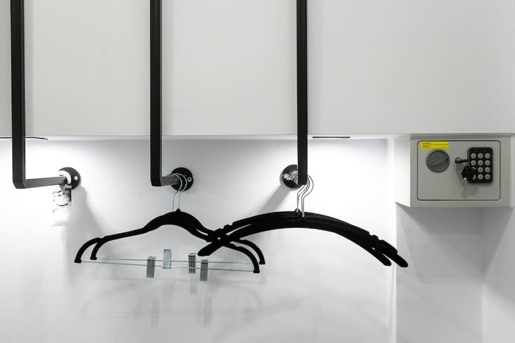 μarble Suite. 40sqm Center. Gas Heating. Private Entrance.secured24h