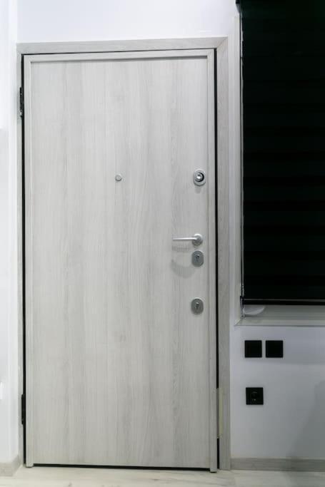 μarble Suite. 40sqm Center. Gas Heating. Private Entrance.secured24h *