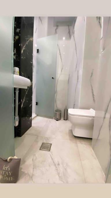 μarble Suite. 40sqm Center. Gas Heating. Private Entrance.secured24h Apartment Thessaloniki