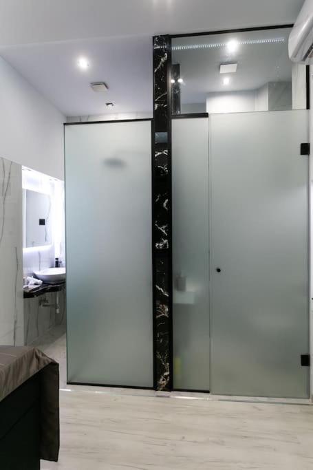μarble Suite. 40sqm Center. Gas Heating. Private Entrance.secured24h Apartment