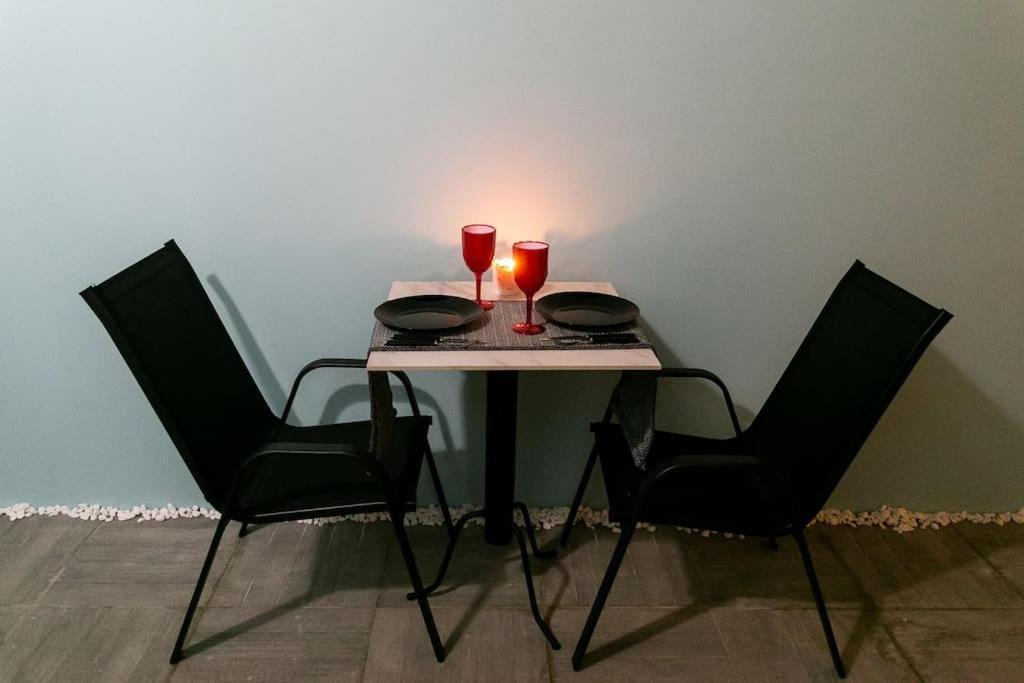 Apartment μarble Suite. 40sqm Center. Gas Heating. Private Entrance.secured24h Thessaloniki